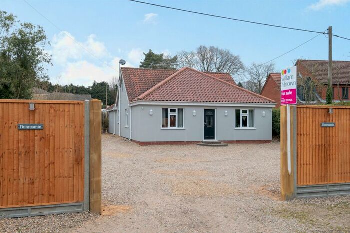 5 Bedroom Detached Bungalow For Sale In Holt Road, Aylmerton, Norwich, NR11