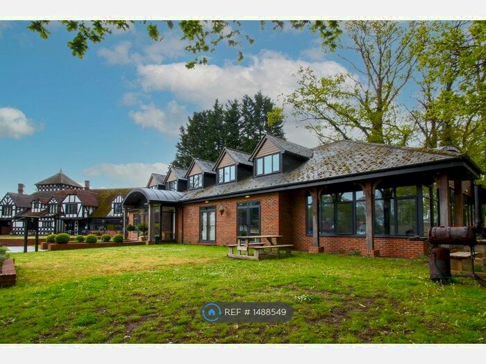 2 Bedroom Flat To Rent In Hever Road, Hever, TN8