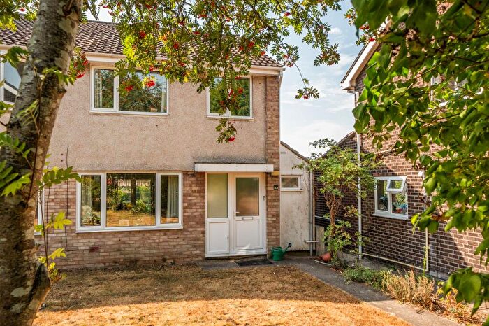 3 Bedroom Semi-Detached House For Sale In Kempton Close, Thornbury, BS35