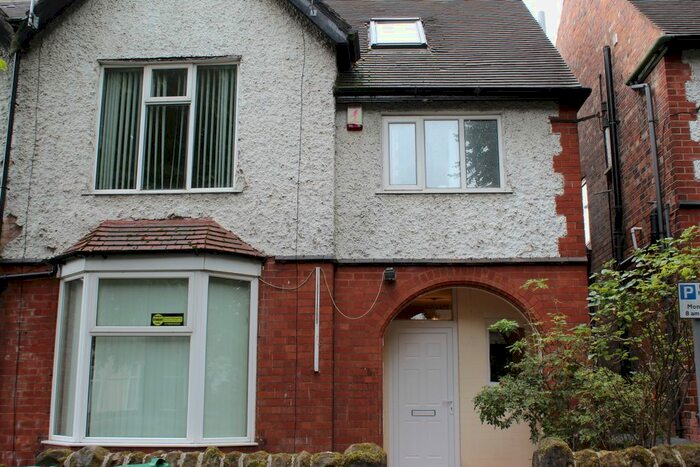 8 Bedroom Terraced House To Rent In Harlaxton Drive, Nottingham, NG7