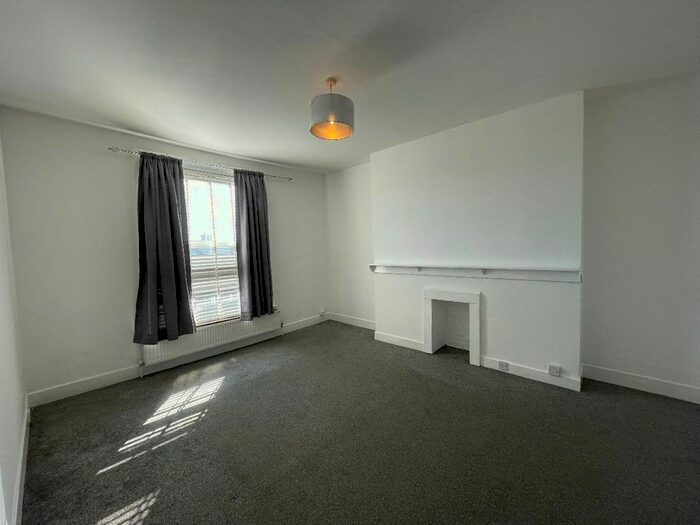 2 Bedroom Flat To Rent In West Heath Road, London, SE2