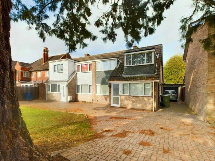 3 Bedroom Semi-Detached House To Rent In Colerne Drive, Hucclecote, Gloucester, GL3