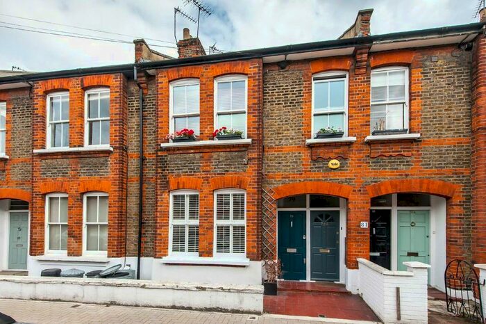 2 Bedroom Flat To Rent In Ingelow Road, London, SW8