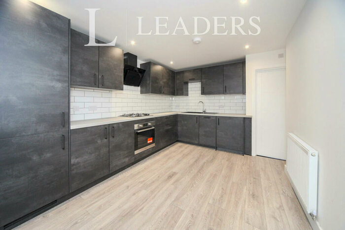 2 Bedroom Apartment To Rent In Flat, Carlton Court, LU6