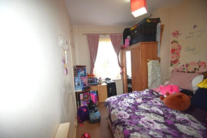 2 Bedroom Flat For Sale In Cumbernauld Road, Glasgow, G33