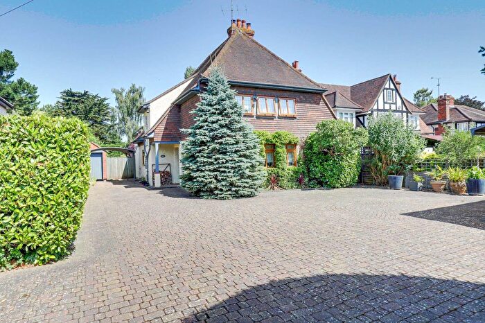 3 Bedroom Detached House For Sale In Shepherds Lane, Caversham Heights, RG4