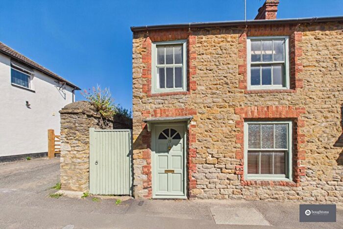 2 Bedroom End Of Terrace House For Sale In Manor Road, Brackley, NN13
