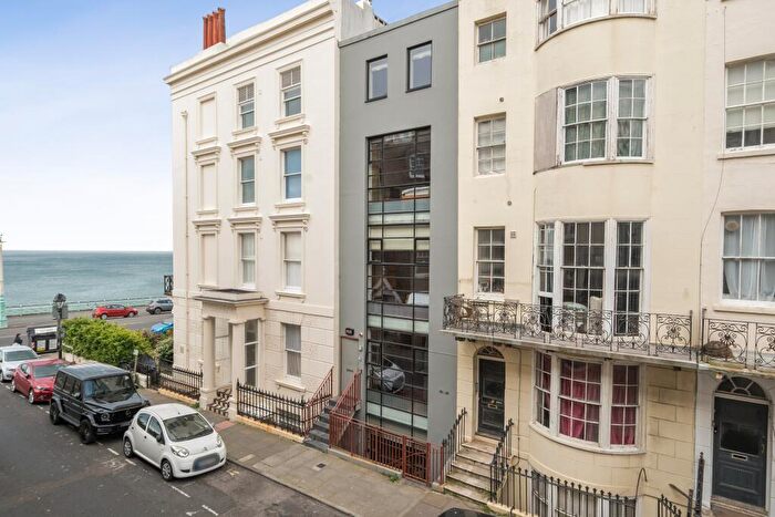 3 Bedroom Terraced House For Sale In Charlotte Street, Brighton, BN2