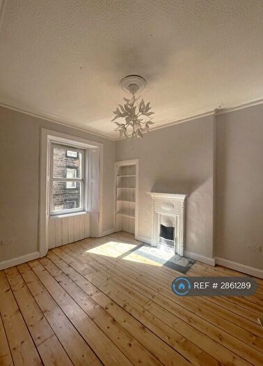 2 Bedroom Flat To Rent In Broughton Road, Edinburgh, EH7