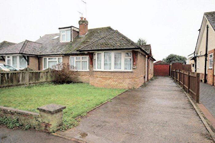 2 Bedroom Semi-Detached Bungalow For Sale In Grange Road, Toddington, Dunstable, LU5