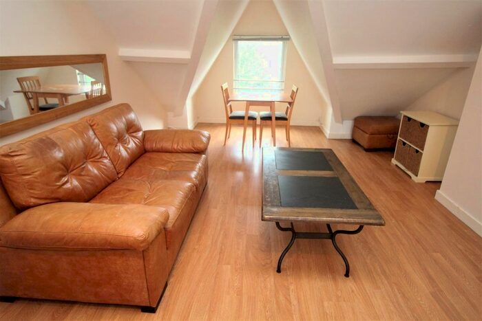 1 Bedroom Flat To Rent In Heaton Grove, Heaton, Newcastle Upon Tyne, NE6