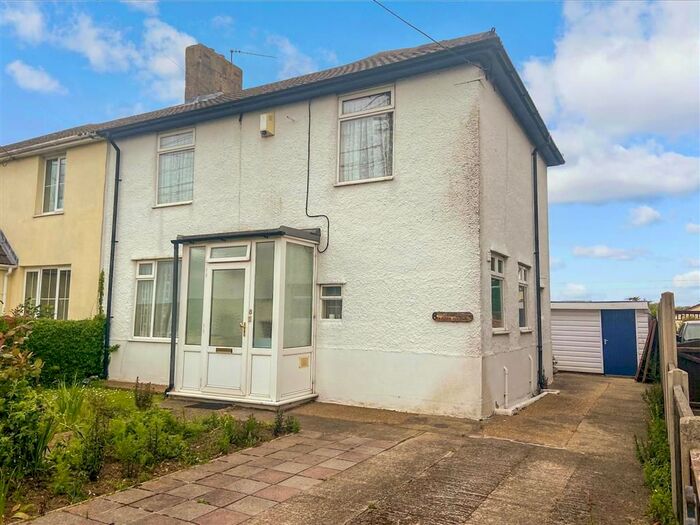 3 Bedroom Semi-Detached House For Sale In St. Marys Cottages, St Mary Hoo, Rochester, Kent, ME3