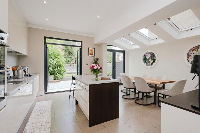 4 Bedroom Semi-detached House To Rent In Maze Road, Kew, TW9