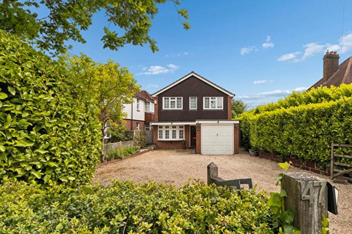 4 Bedroom Detached House For Sale In Denham Lane, Chalfont St. Peter, Gerrards Cross, Buckinghamshire, SL9
