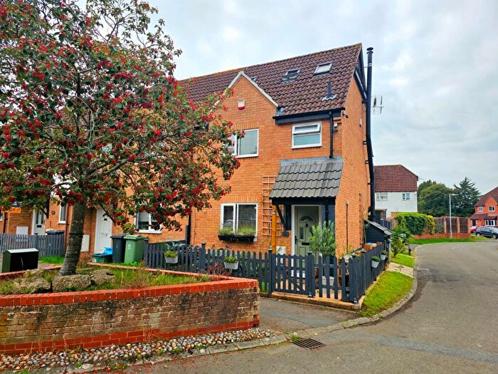4 Bedroom End Of Terrace House For Sale In Apperley Drive, Quedgeley, GL2