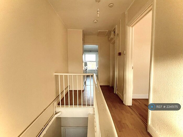 1 Bedroom Flat To Rent In Lower Addiscombe Road, Croydon, CR0