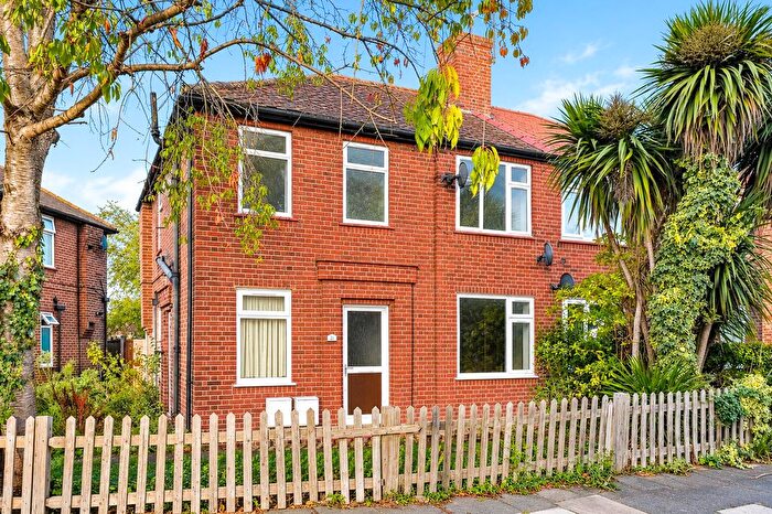 2 Bedroom Flat For Sale In Shelley Avenue, Greenford, UB6