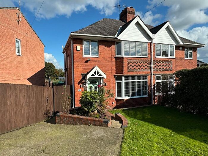 3 Bedroom Semi-Detached House To Rent In Highfield View Road, Newbold, Chesterfield, S41