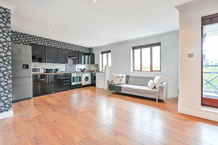 1 Bedroom Flat For Sale In Lady Booth Road, Kingston, Kingston Upon Thames, KT1