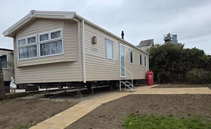 2 Bedroom Caravan For Sale In Flag Hill, Great Bentley, Colchester, CO7
