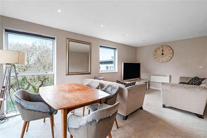 2 Bedroom Flat For Sale In Ashdown Court, Highwood Close, East Dulwich, London, SE22