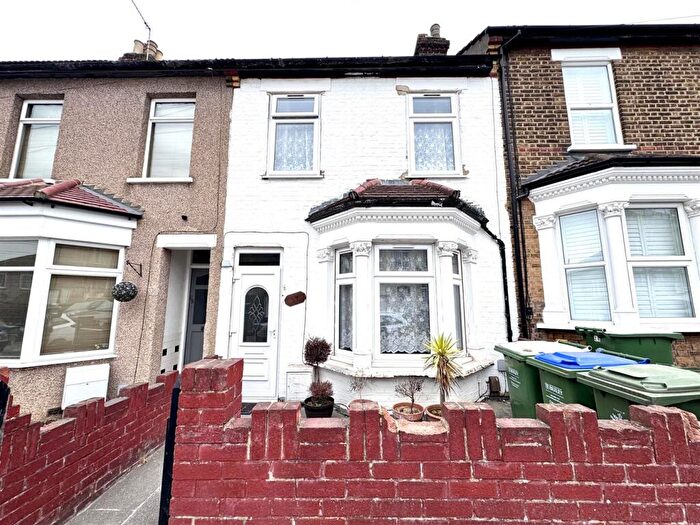 3 Bedroom Terraced House For Sale In Bullbanks Road, Belvedere, DA17