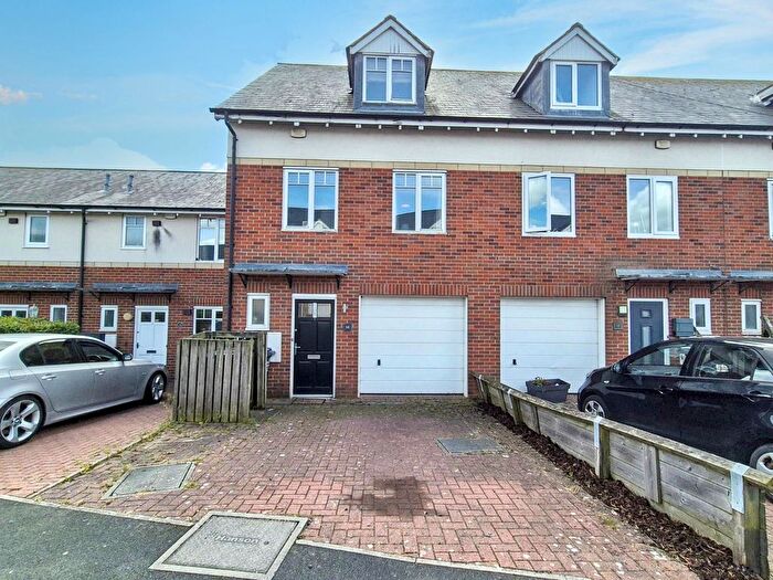 4 Bedroom Town House For Sale In Appletree Court, Walbottle, Newcastle Upon Tyne, NE15