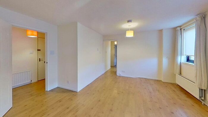 1 Bedroom Flat To Rent In Middlesex Gardens, Kinning Park, Glasgow, G41