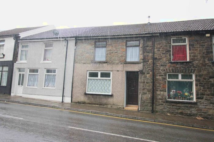 2 Bedroom Maisonette To Rent In Llewellyn Street, Pentre, CF41