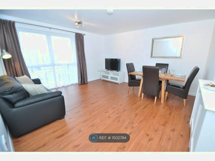 1 Bedroom Flat To Rent In Burnside Court, Romford, RM1