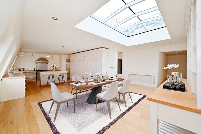 3 Bedroom Flat For Sale In Queen's Gate, SW7