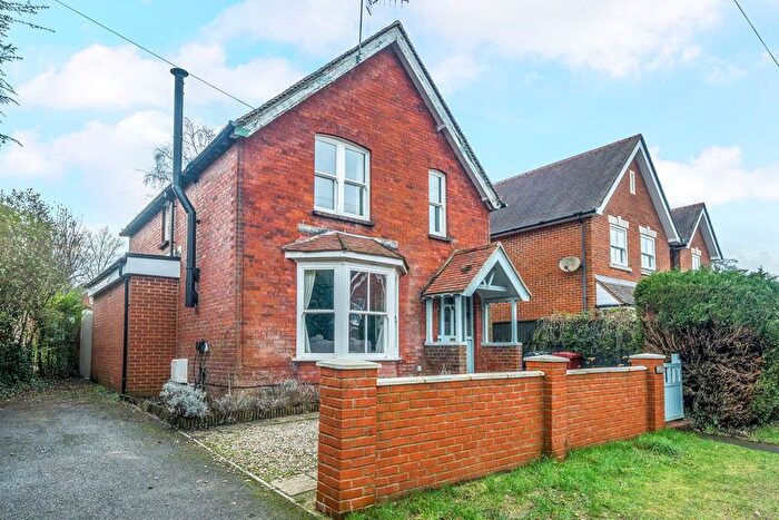 3 Bedroom Detached House To Rent In School Road, Haslemere, GU27