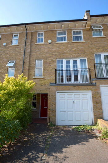 5 Bedroom Town House To Rent In Reliance Way, Oxford, OX4