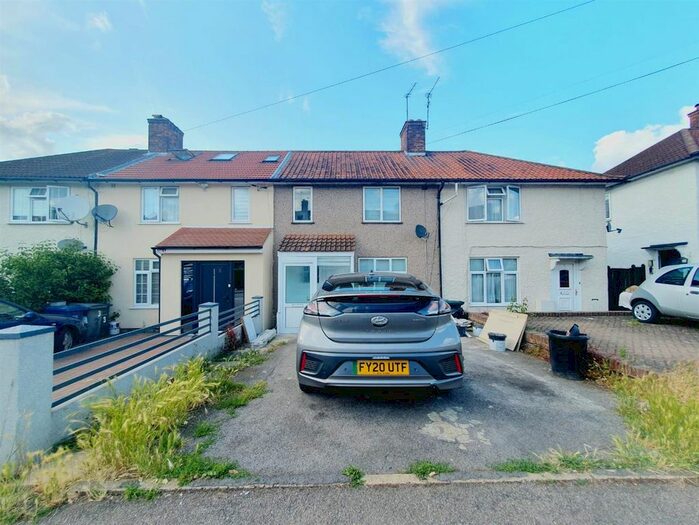 3 Bedroom Property To Rent In Oldberry Road, Barnet, Edgware, HA8
