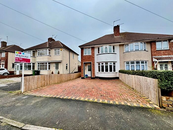 3 Bedroom Semi-Detached House To Rent In Stanton Avenue, Dudley, DY1