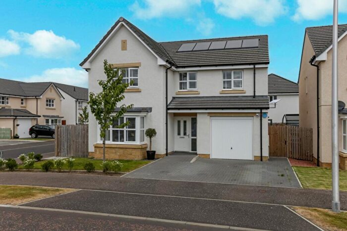 4 Bedroom Detached House For Sale In Eadie Drive, Paisley, Renfrewshire, PA2