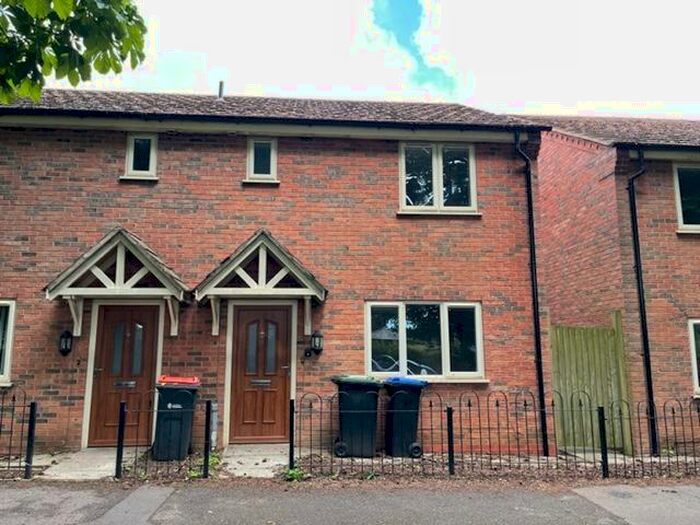 3 Bedroom House To Rent In Pilot Drive, Hucknall, Nottingham, NG15