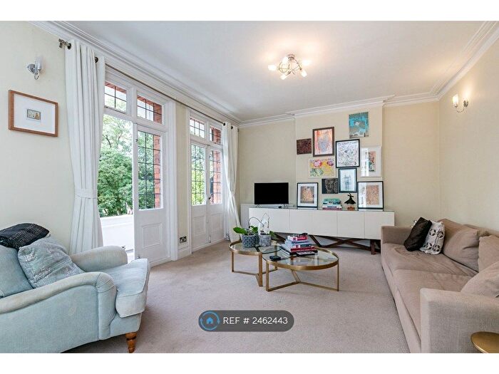 3 Bedroom Flat To Rent In Stevenage Road, London, SW6