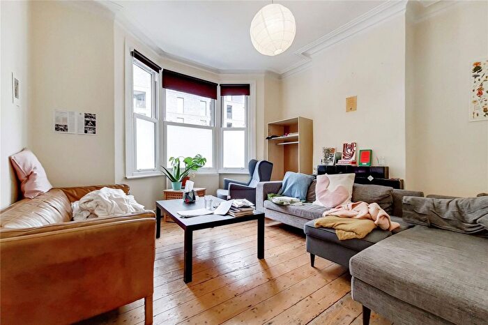 4 Bedroom Property To Rent In Agar Place, Camden, NW1