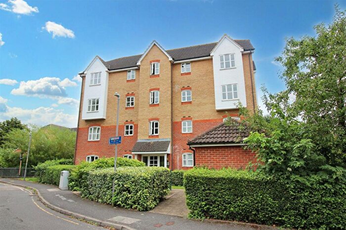 2 Bedroom Apartment To Rent In Friarscroft Way, Aylesbury, HP20