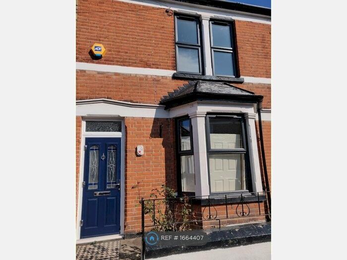 3 Bedroom Semi-Detached House To Rent In Chester Road, Gillingham, ME7