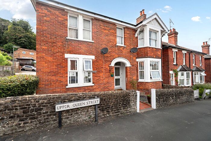 3 Bedroom Flat To Rent In Upper Queen Street, Godalming, Surrey, GU7