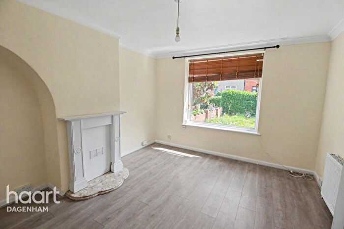 3 Bedroom End Of Terrace House To Rent In Goresbrook Road, Dagenham, RM9