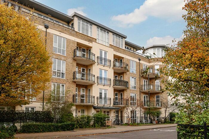 1 Bedroom Flat To Rent In Lime House, Kew, TW9