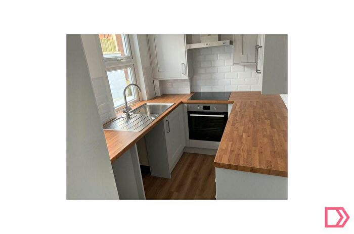 2 Bedroom End Of Terrace House To Rent In Bowes Road, Rochester, Kent, ME2