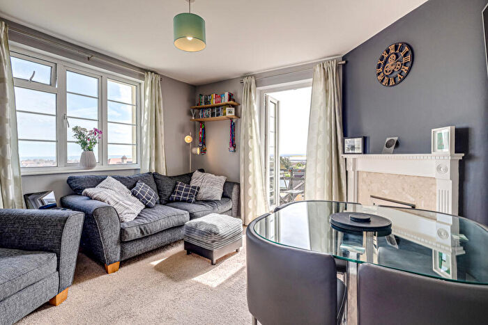 1 Bedroom Apartment For Sale In London Road, Leigh-on-Sea, SS9