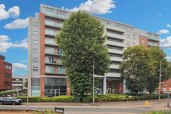 2 Bedroom Flat To Rent In Wilmington Close, Watford, WD18