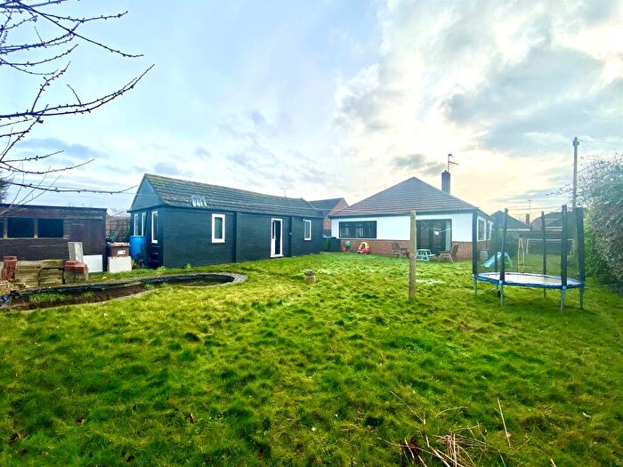 3 Bedroom Detached Bungalow For Sale In Maple Grove, March, PE15