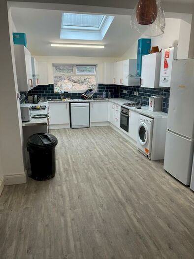 8 Bedroom Detached House To Rent In Rolleston Drive, Nottingham, NG7