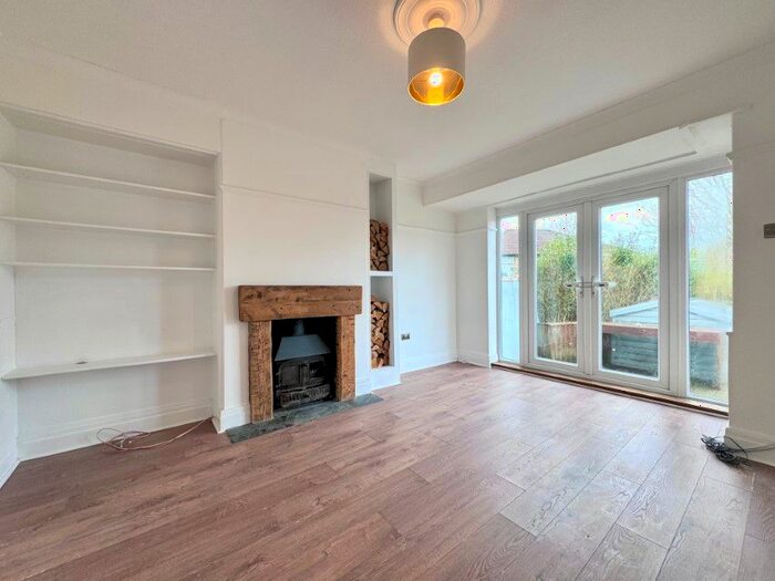 3 Bedroom Semi-Detached House To Rent In Temple Drive, Bolton, BL1